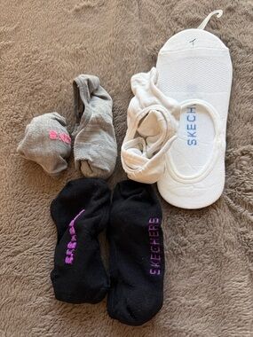 Skechers No-Show Sock Set in White, Black, Gray with Pink & Purple Accents